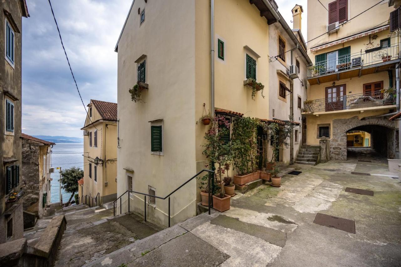 Studio Apartment Kos**** Opatija Luaran gambar